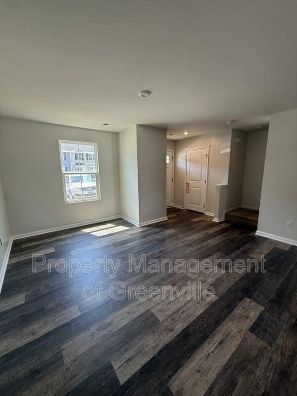 Building Photo - 103 Fernside Ct