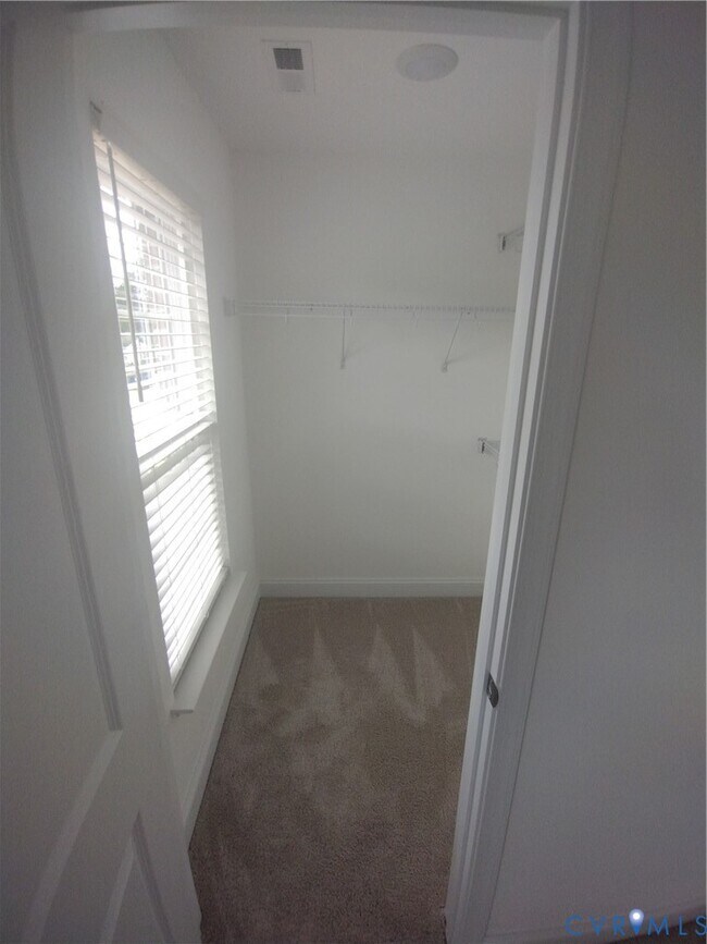 Building Photo - 409 Randolph Vw Dr