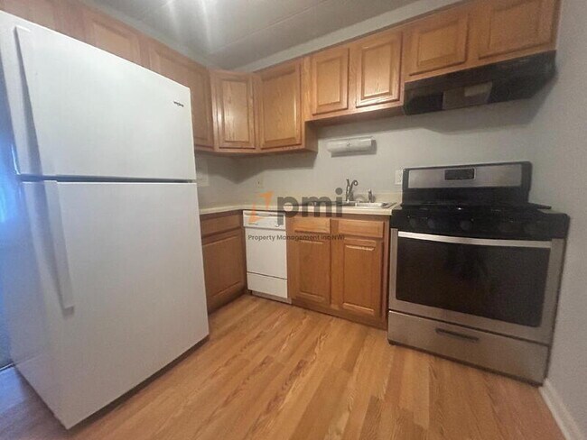 Building Photo - 105 Harrington Ave