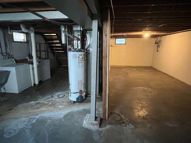 Building Photo - 9813 Lullaby Ln