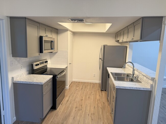 Building Photo - 1222 Tartan Ln