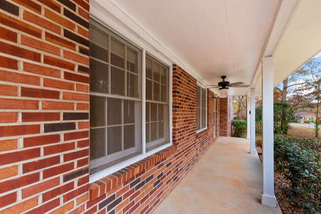 Building Photo - 311 Hillcrest Ct