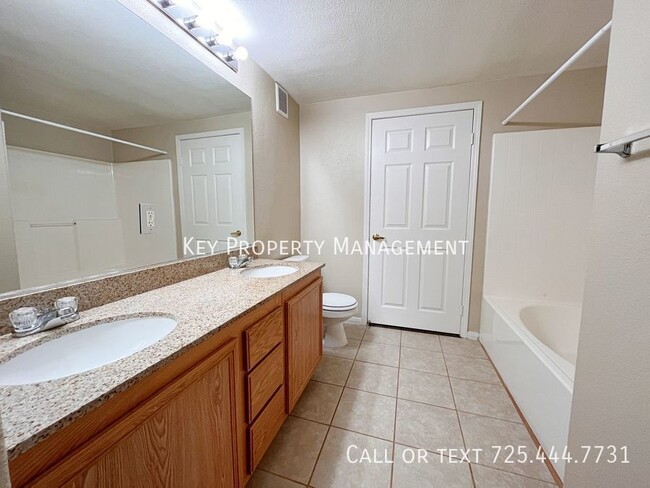 Building Photo - 2 BED 2 BATH CONDO IN GATED COMMUNITY NEAR...