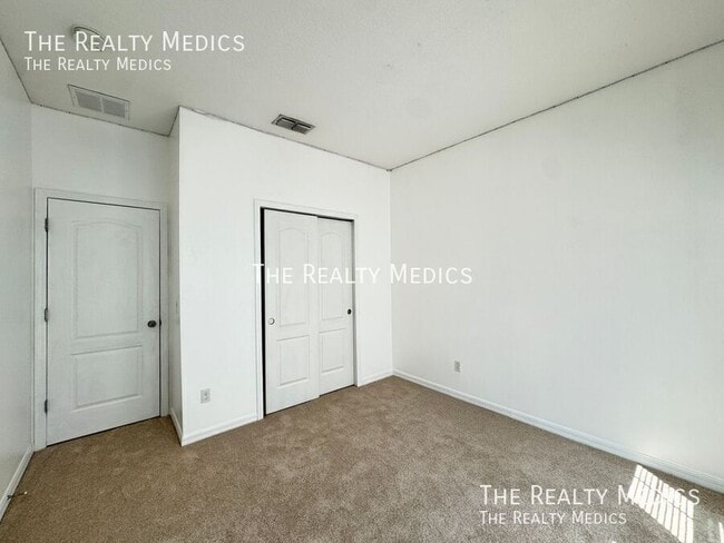 Building Photo - 308 Blue Cypress Dr