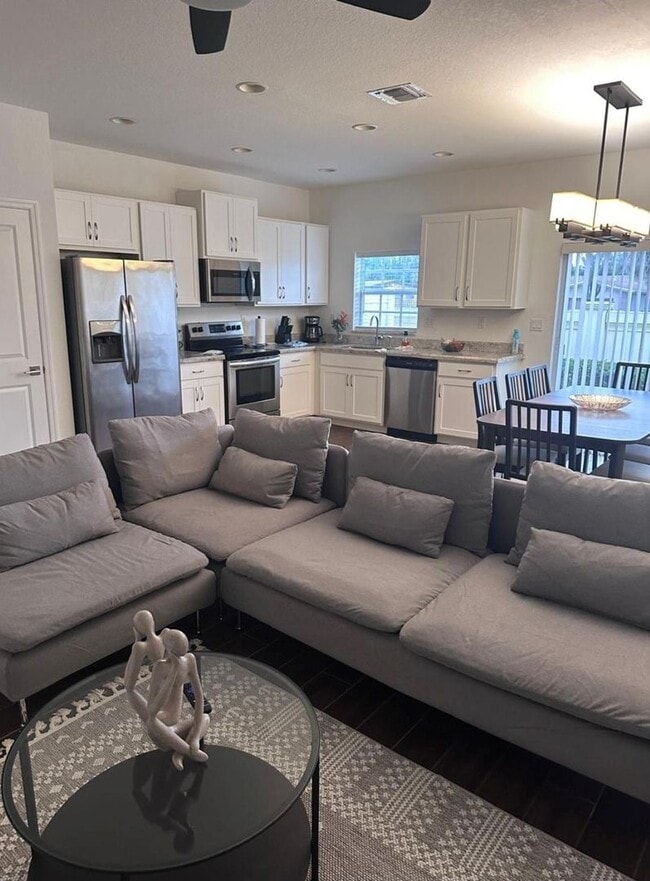 Building Photo - 1129 NW 41st Ln