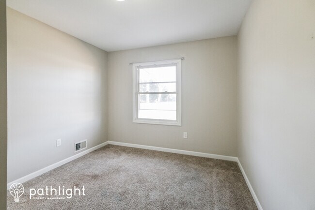 Building Photo - 504 Adams Lane, Waldorf, MD 20602