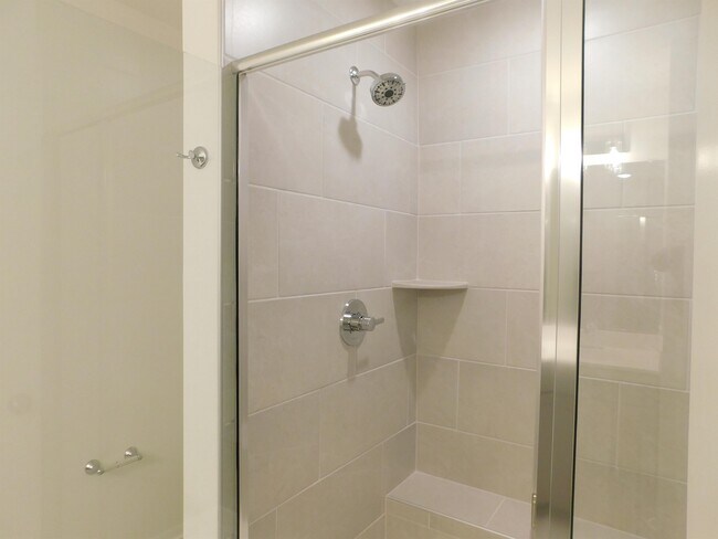 Building Photo - 7037 Leire Ln