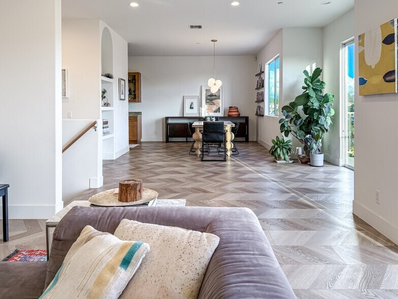 Building Photo - 974 Nordica Dr