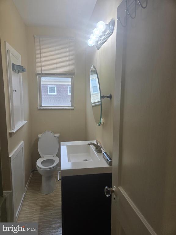 Building Photo - 5345 W Berks St