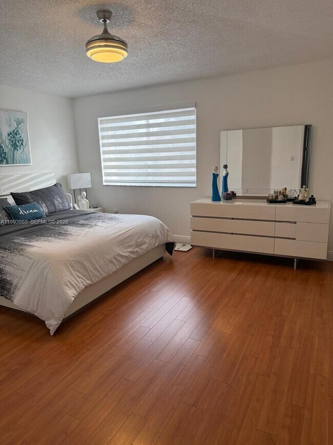 Building Photo - 16418 SW 72nd Terrace