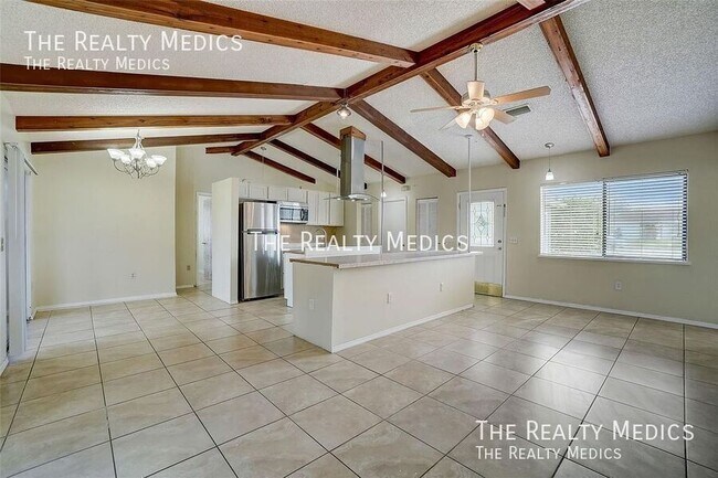 Building Photo - 1886 Elkcam Blvd