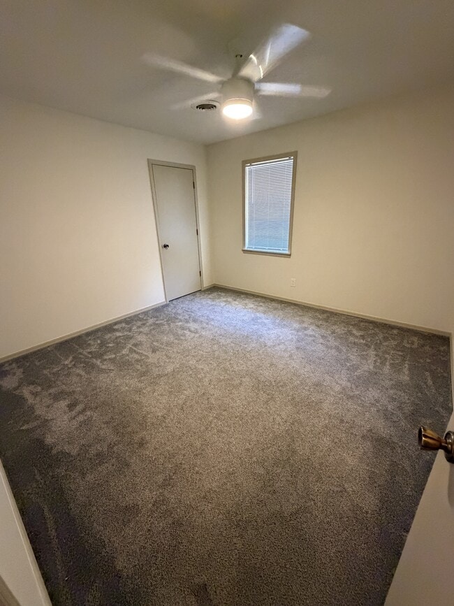 Building Photo - 116 Fern Dr
