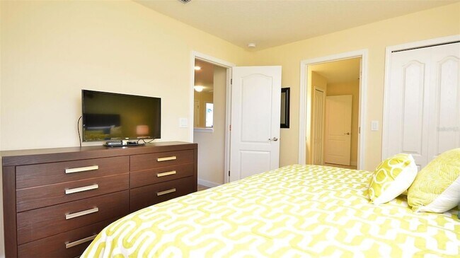 Building Photo - 1424 Rolling Fairway Dr