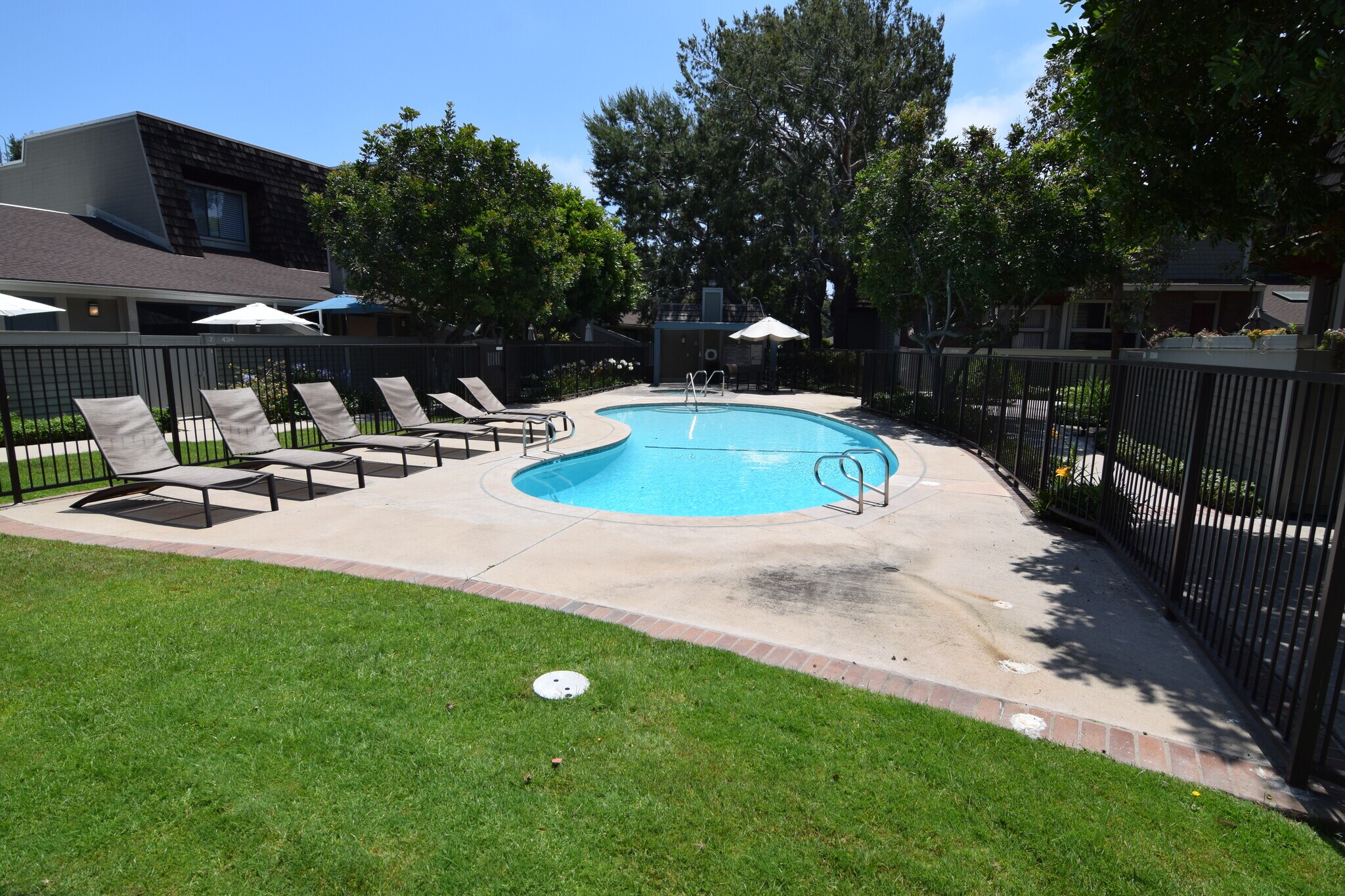 Building Photo - 13340 Maxella Ave