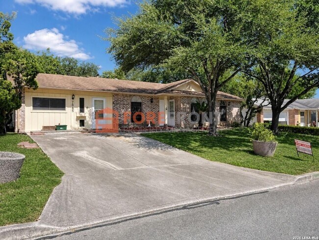 Building Photo - 7845 Village Oak Dr