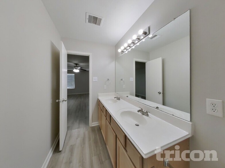 Building Photo - 20710 Hardwick Oaks Dr