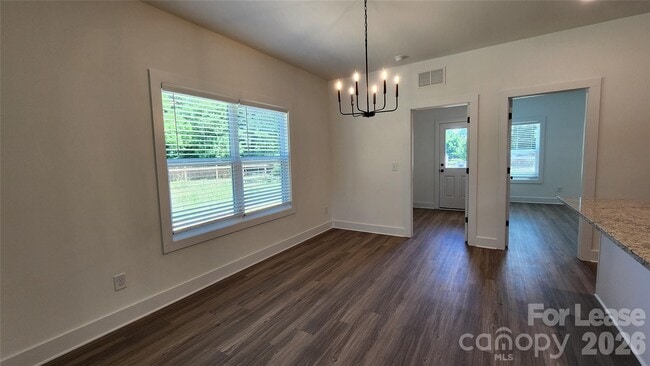 Building Photo - 1818 E Greenbriar Rd