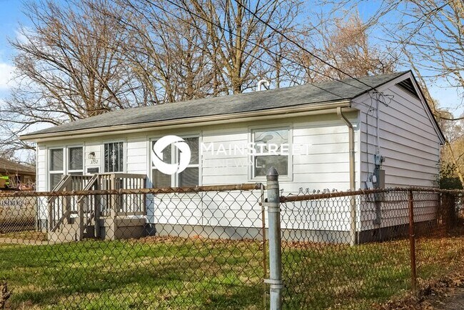 Building Photo - 3 Bedroom Pet-Friendly Home in Louisville,...