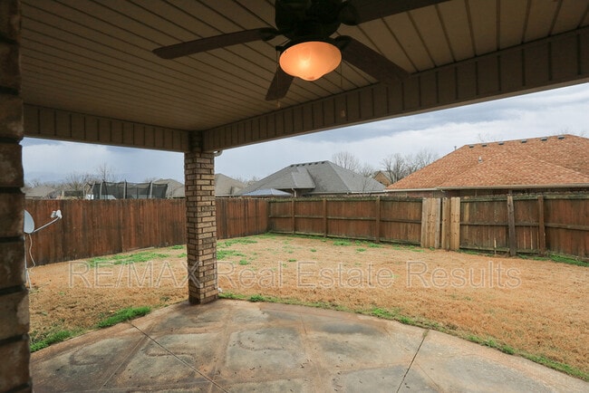 Building Photo - 3607 SW Birchton Ave