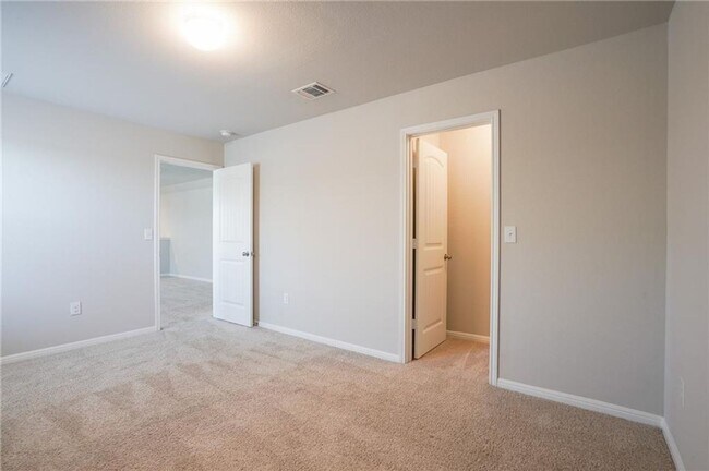 Building Photo - Beautiful and Spacious 4 BR / 3 BA Home fo...