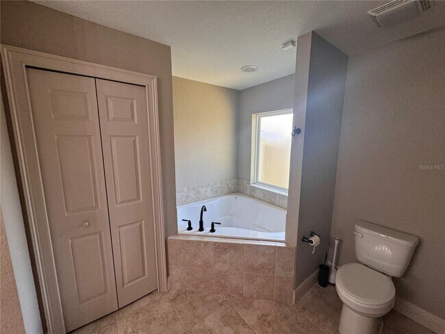 Building Photo - 1645 SW 168th Loop