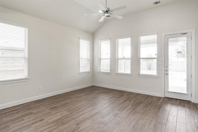 Building Photo - 3212 Prentiss Ln
