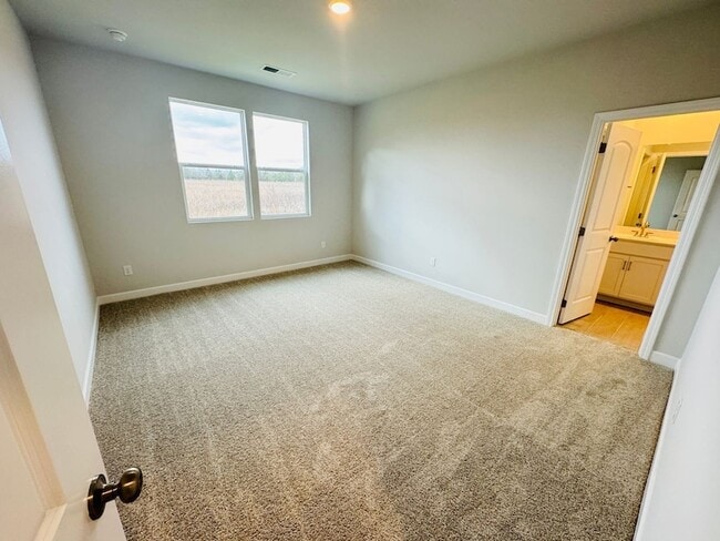 Building Photo - 507 Forsberg Ct