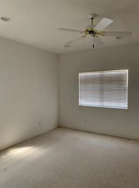 Building Photo - 17 Meadow Creek Dr