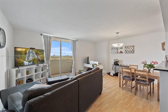 Primary Photo - 3000 Coral Wy