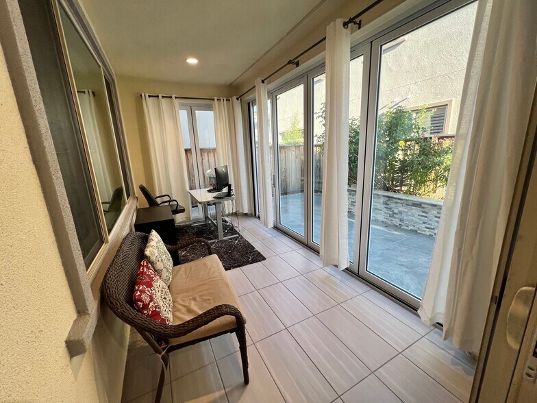 Building Photo - 5972 Diamond Way