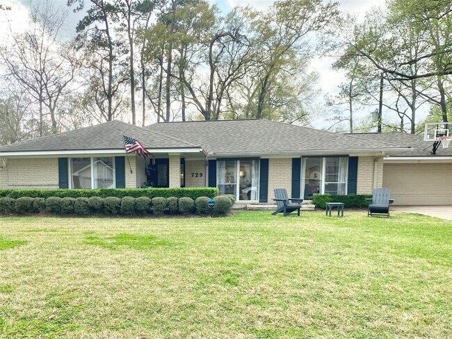 Primary Photo - 729 Camelot Ln
