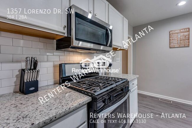 Building Photo - Updated and Immaculate 3 Bedroom 2 Bath At...