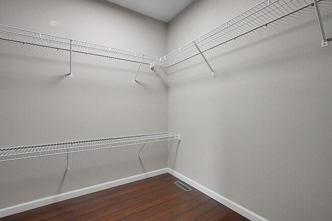 Building Photo - 7961 Pinehill Rd
