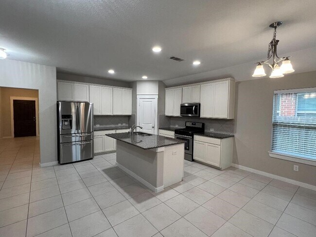 Building Photo - 218 Sintra Lk Wy