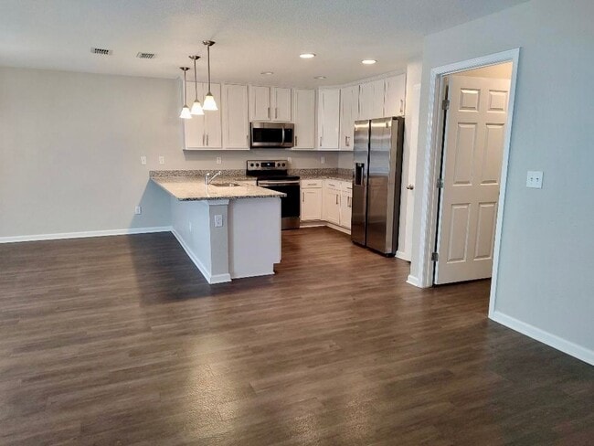 Building Photo - Excellent 3 Bedroom 2 Bath House for Rent. Best Part of Town near Everything!