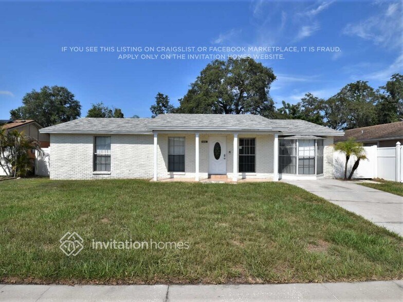 Primary Photo - 8261 Greenleaf Cir