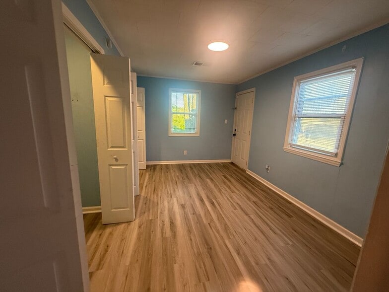 Building Photo - 706 Mcpherson St