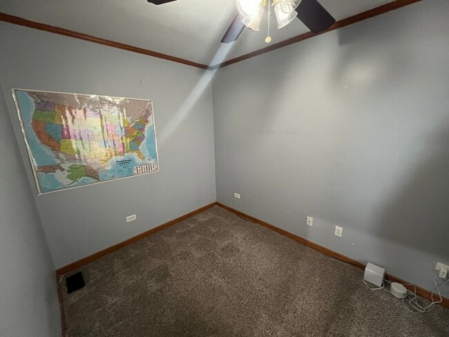 Building Photo - 1163 Shoreline Dr