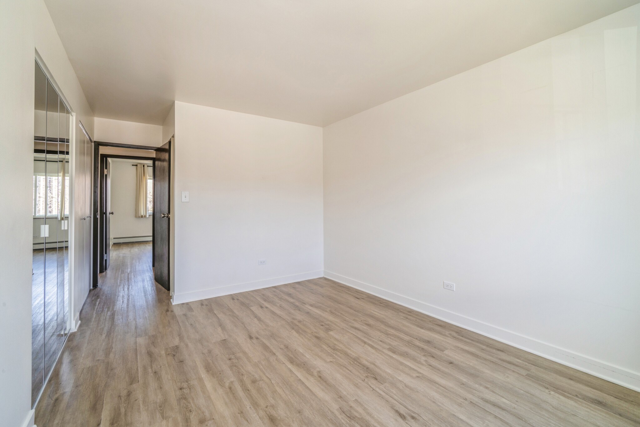 Building Photo - 404 Inland Dr