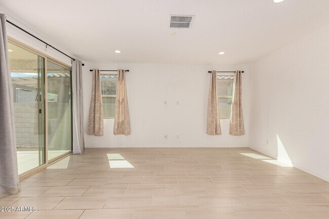 Building Photo - 12751 W Ocotillo Rd