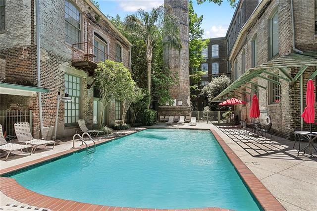 Building Photo - 920 Poeyfarre St