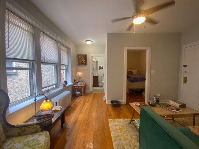 Building Photo - 1525 W Estes Ave
