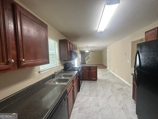 Building Photo - 5622 Platte Dr