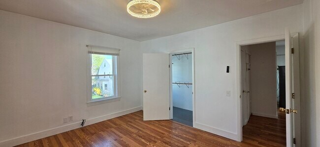 Building Photo - 14 Orient St