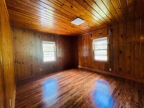 Building Photo - 3 BD/1/BA County Ranch Home