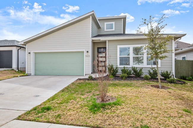 Building Photo - 9825 Evening Canopy Dr