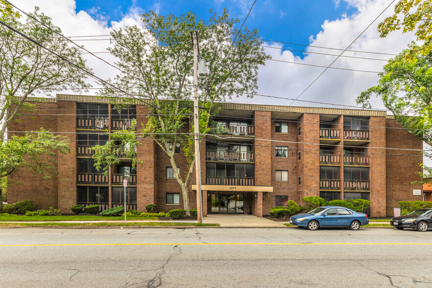 Primary Photo - Gardencrest Apartments