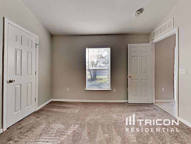 Building Photo - 5332 Abagail Dr