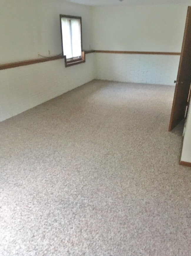 Building Photo - 3 Bedroom, 2 Bath Duplex in North Side Iowa City