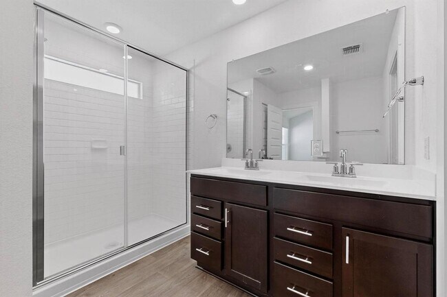 Building Photo - 322 Pedernales Ln
